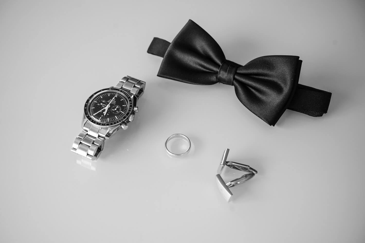 Hochzeitspaar beim gemeinsamen Getting Ready im Universum Hotel Bremen – Hochzeitsfotograf Tjark Cirak