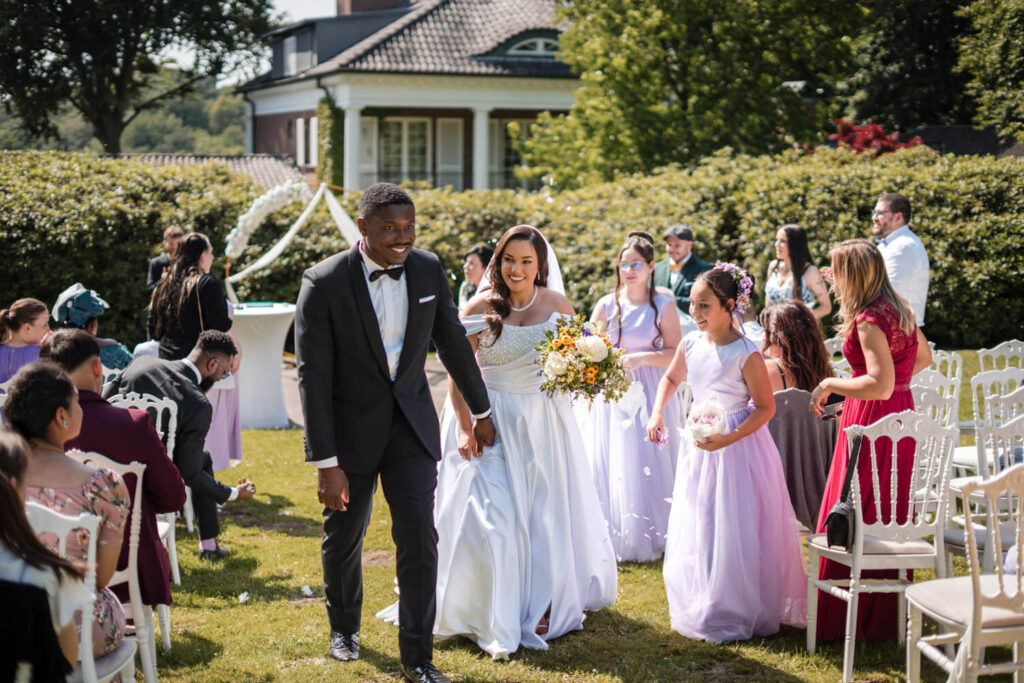 Hochzeitsfotograf Hamburg – Natürliches Brautpaarshooting im Herzen der Stadt