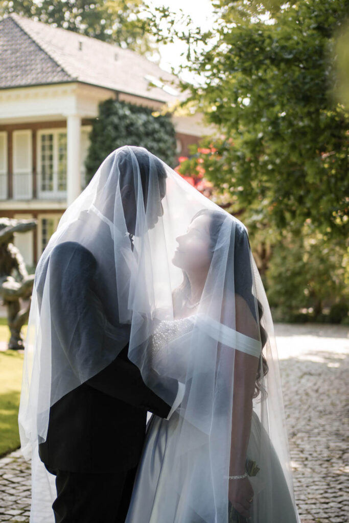 Hochzeitsfotograf Hamburg – Natürliches Brautpaarshooting im Herzen der Stadt